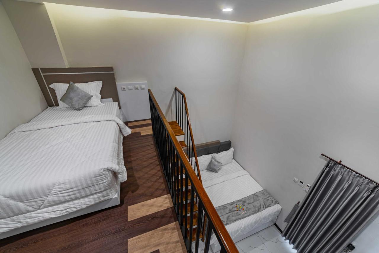 Tree Homestay Mitra Reddoorz Kasri Exterior foto