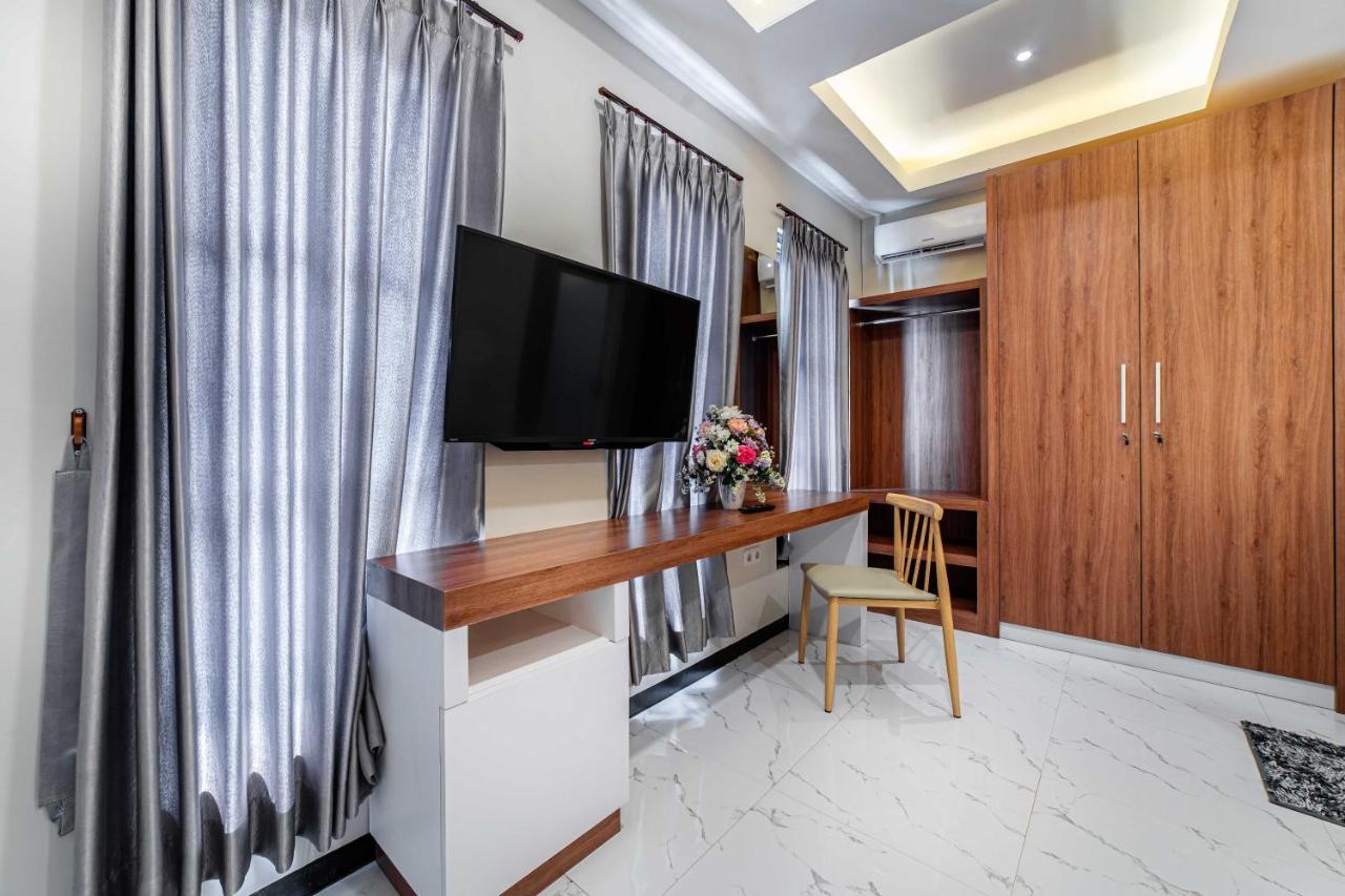 Tree Homestay Mitra Reddoorz Kasri Exterior foto