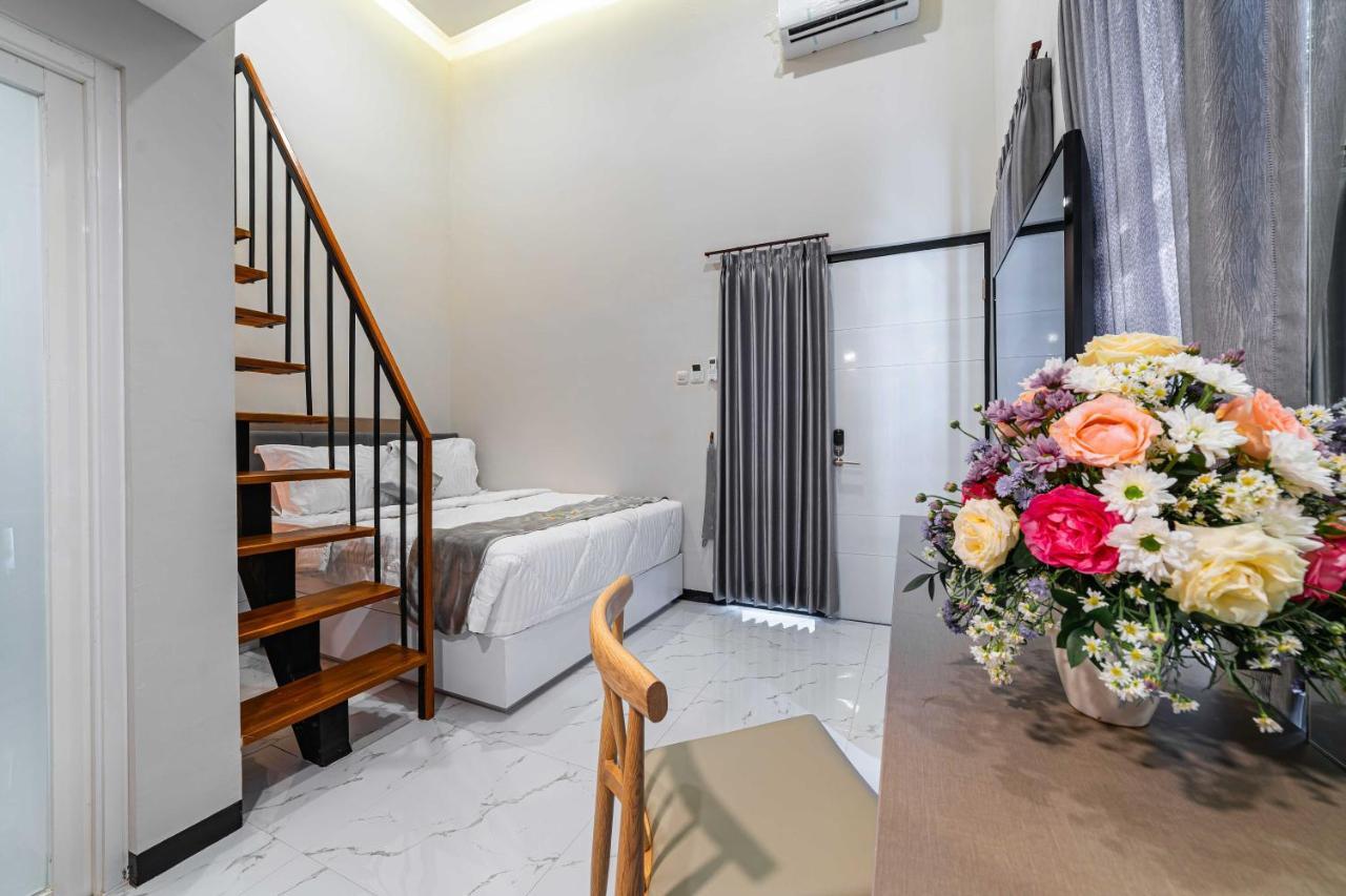 Tree Homestay Mitra Reddoorz Kasri Exterior foto