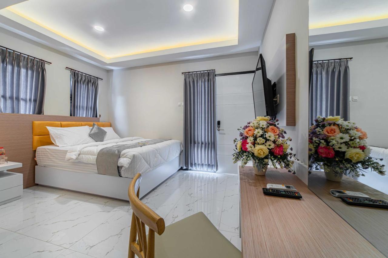 Tree Homestay Mitra Reddoorz Kasri Exterior foto